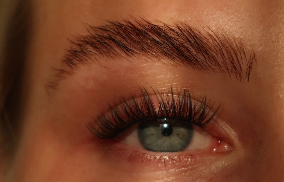 DIY Lashes vs. Extensions – What’s Better for You?
